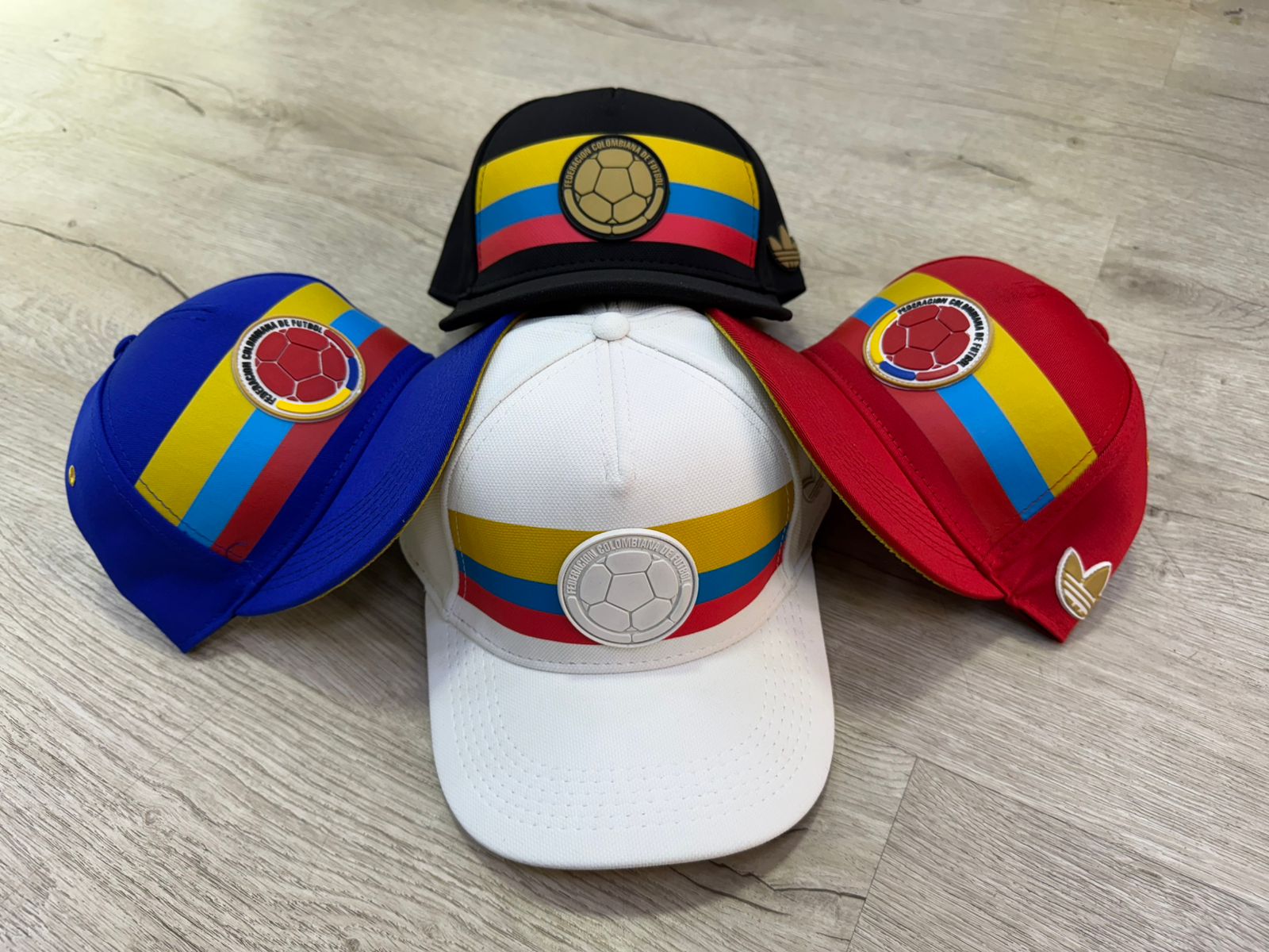 GORRA COLOMBIA 100 AÑOS VARIADAS - Vista 1