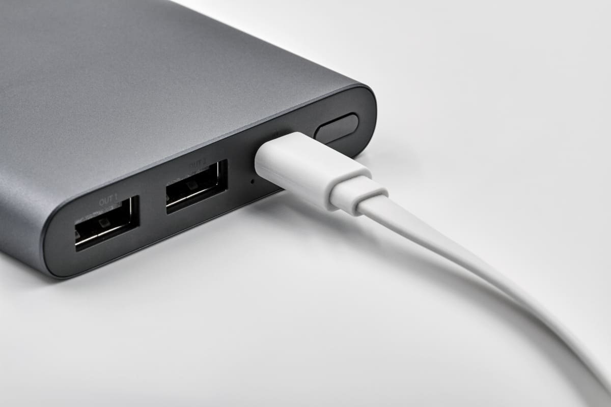 Bateria Portatil Solar - Color: Negro