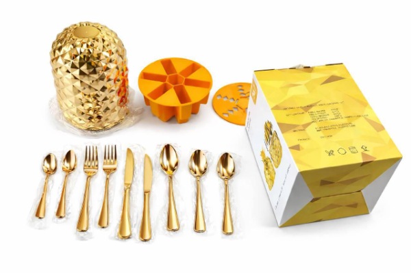 UN Set De Cubiertos base piña