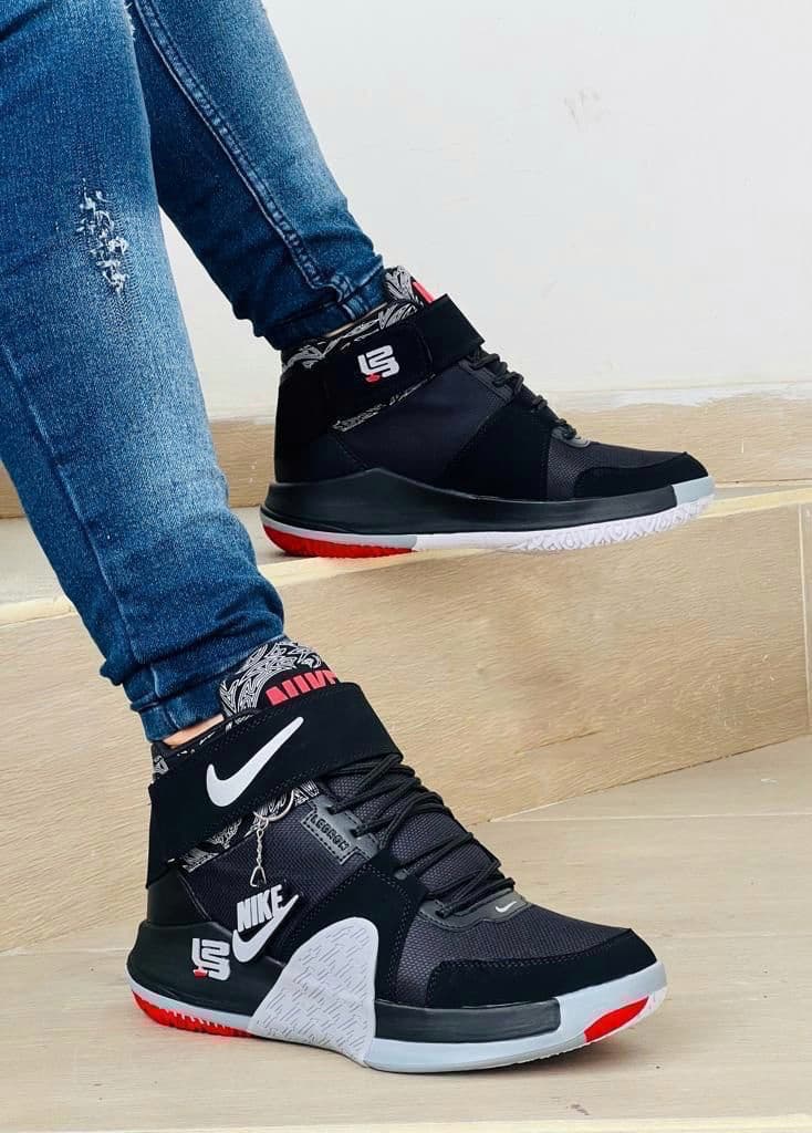 LEBRON2 CABALLERO NEGRO ROJO