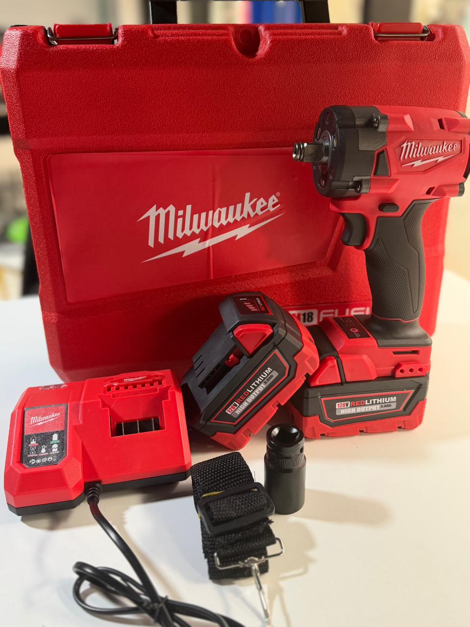 Pistola de impacto tipo Milwaukee