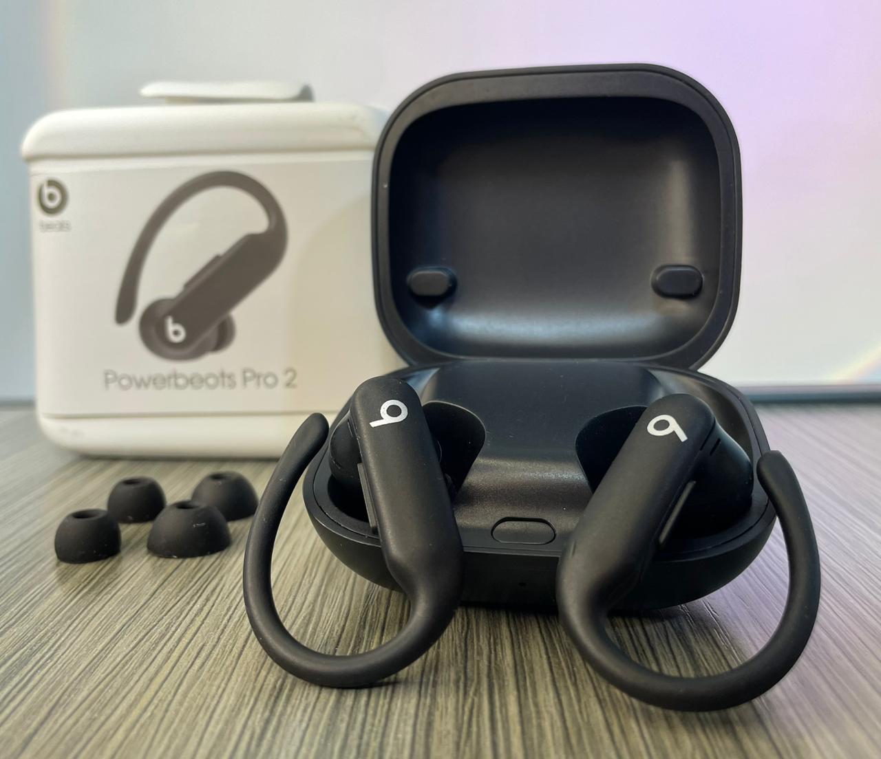 Vista 3 de AUDIFONOS BLUETOOTH POWERBEOTS PRO 2 COLOR DE AUDIFONO