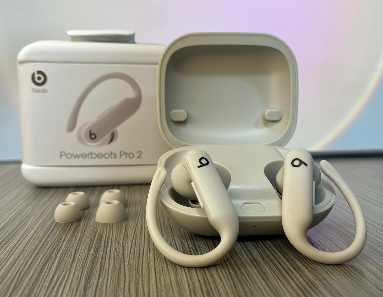 Vista 5 de AUDIFONOS BLUETOOTH POWERBEOTS PRO 2 COLOR DE AUDIFONO