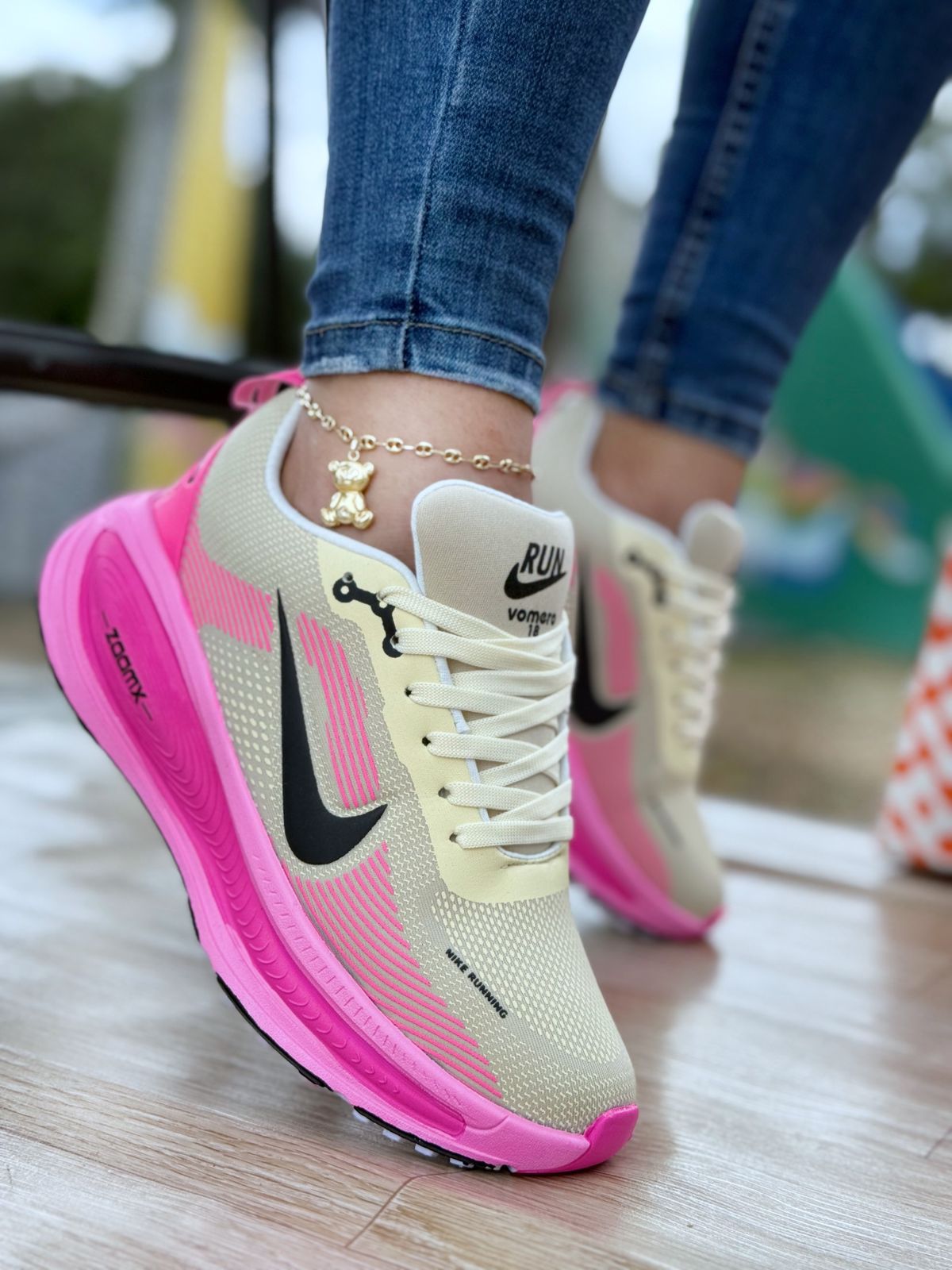 Nike Vomero Dama Beige Rosa Mt - Vista 1