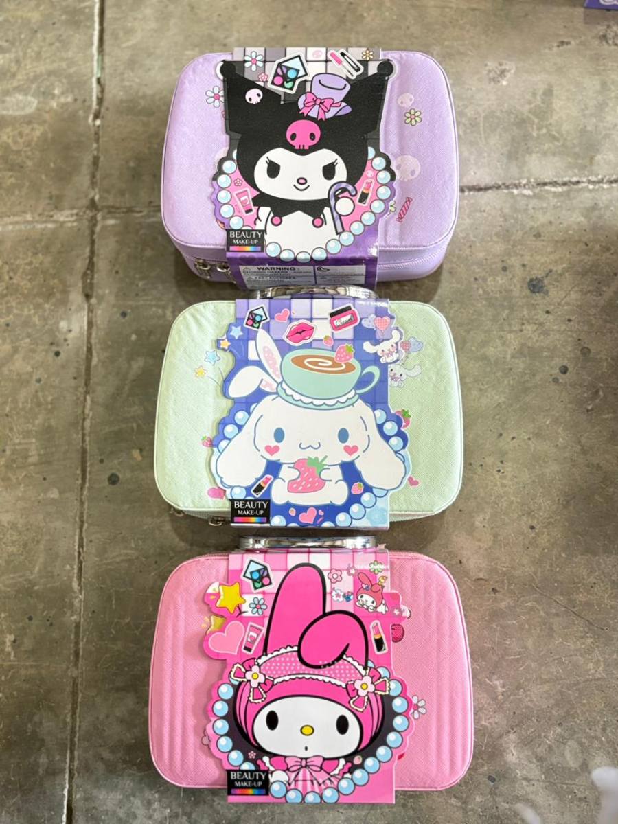 SET DE MAQUILLAJE KUROMI  B340