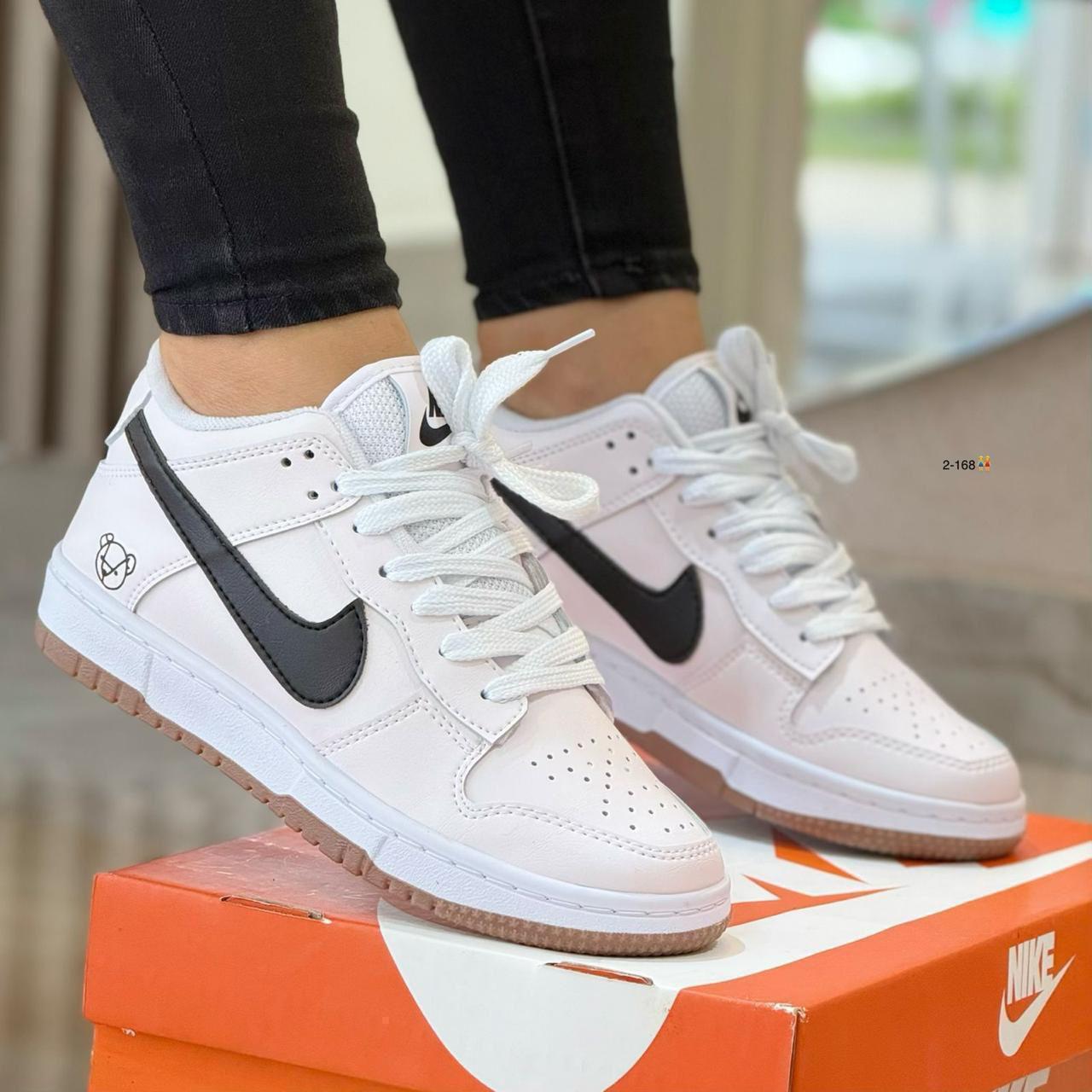 Nike Dunk ositos Mt Blanco Negro