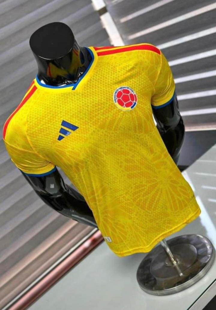 CAMISETA PLAYER CON CAJA - Vista 1