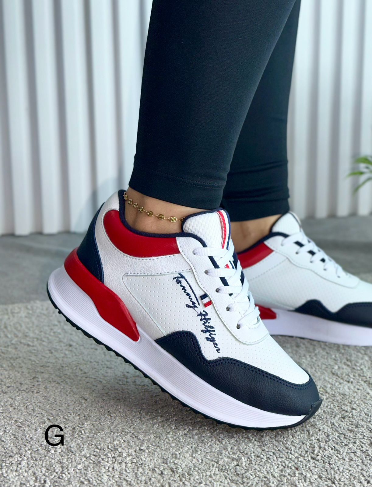 zapatilla tommy bordado