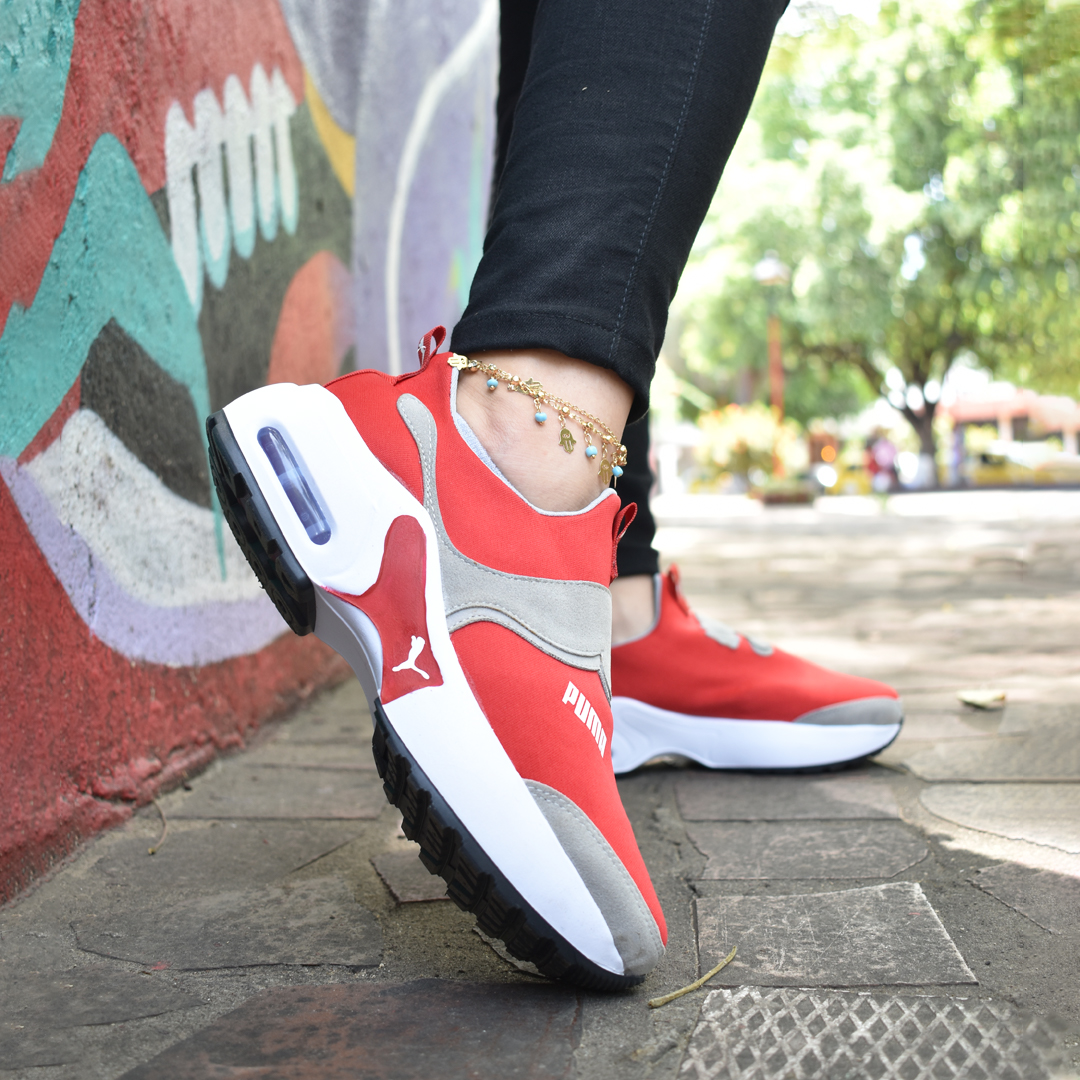 Deportivo Puma De Mujer: Elegancia y Comodidad en Cada Paso
