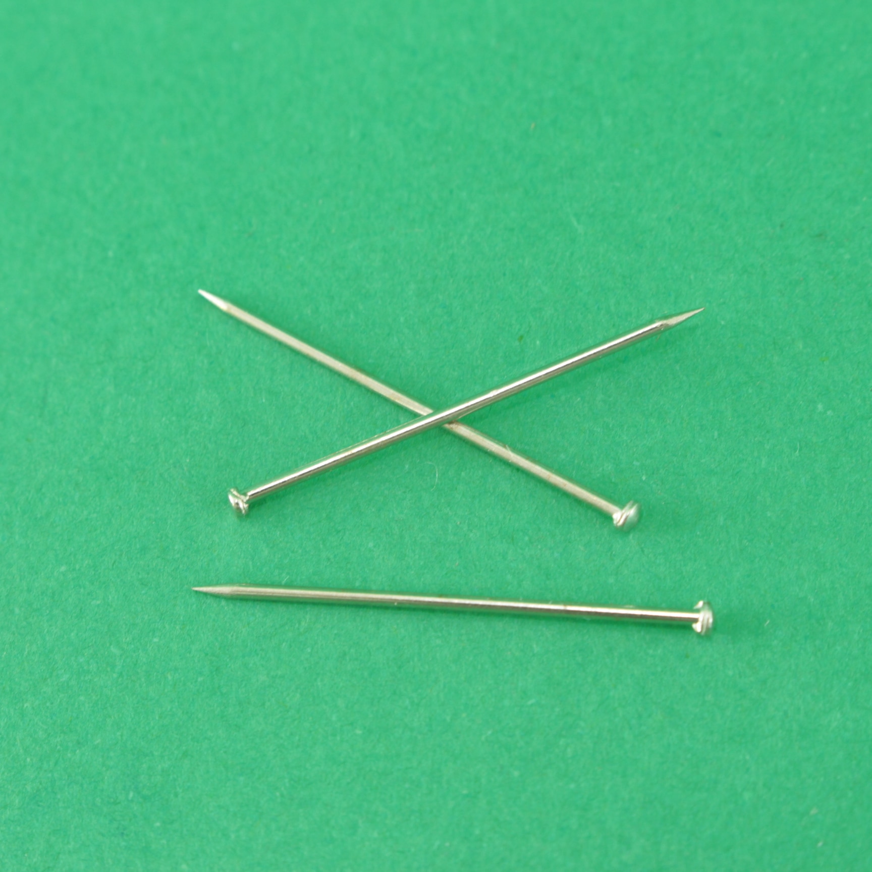 Miniatura 2 de Caja de alfileres metalicos