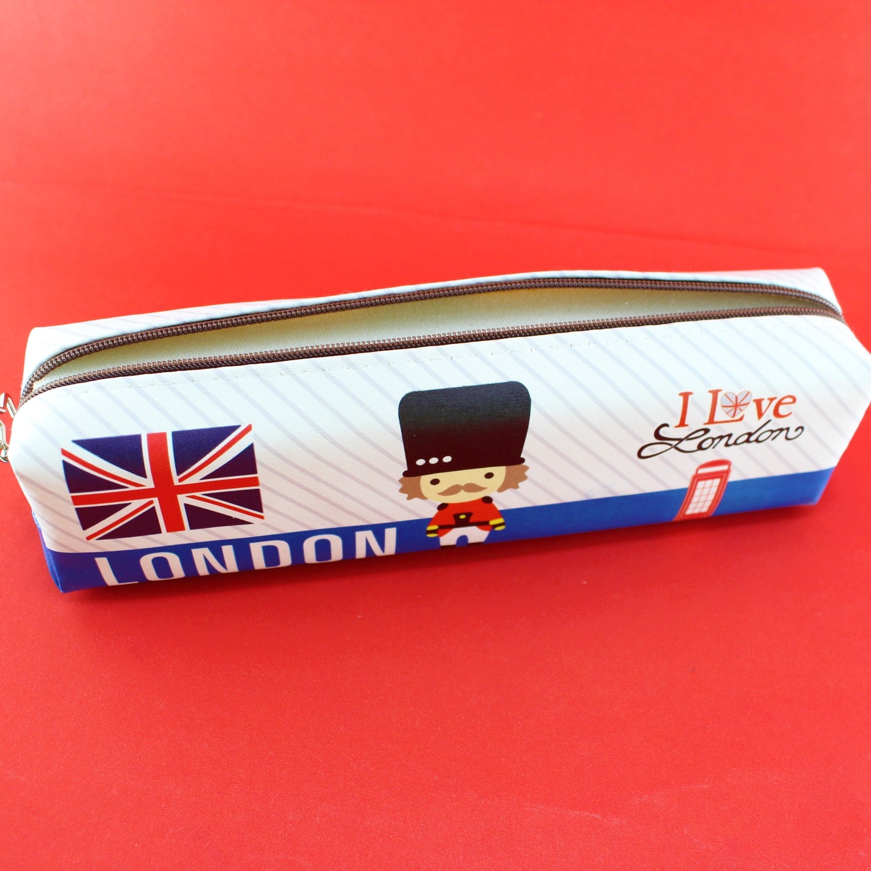 Cartuchera motivo estampado de I LOVE L