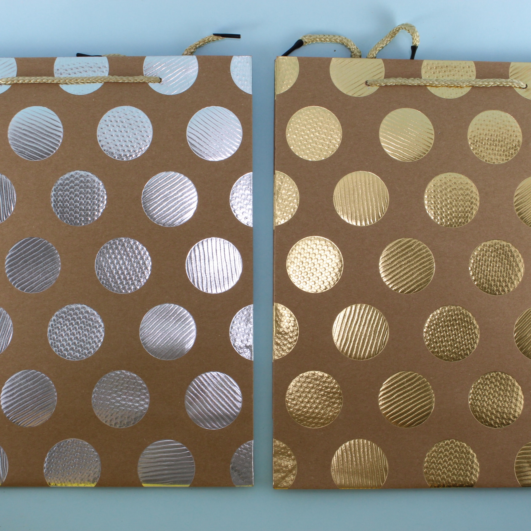 Bolsa de regalo mediano puntos dorados