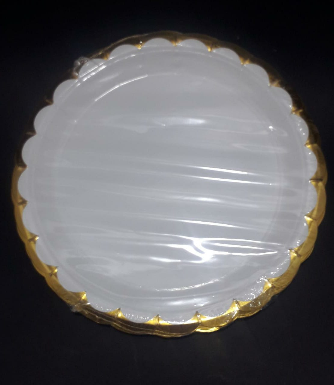 PLATO BLANCO BORDE DORADO 23CM