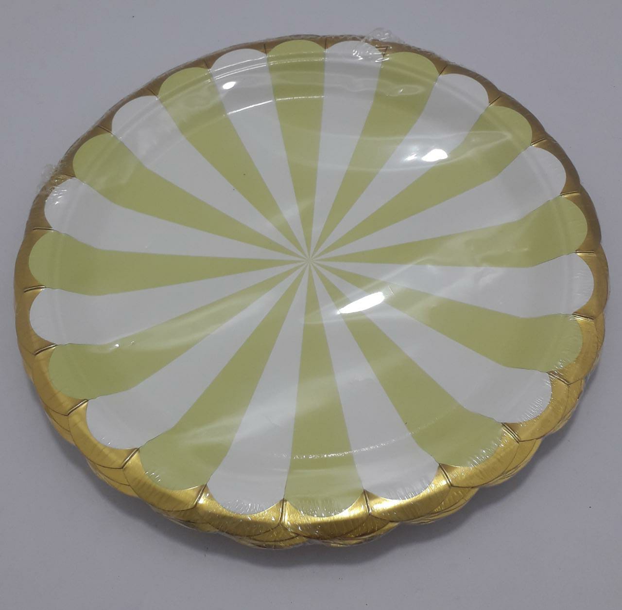 PLATO VERDE CLARITO  Y BLANCO  VORDE DO