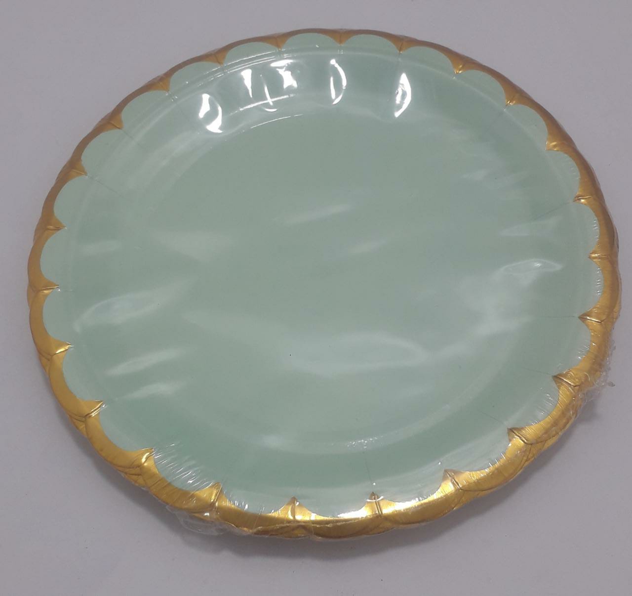 PLATO VERDE CLARITO BORDE DORADO 18CM