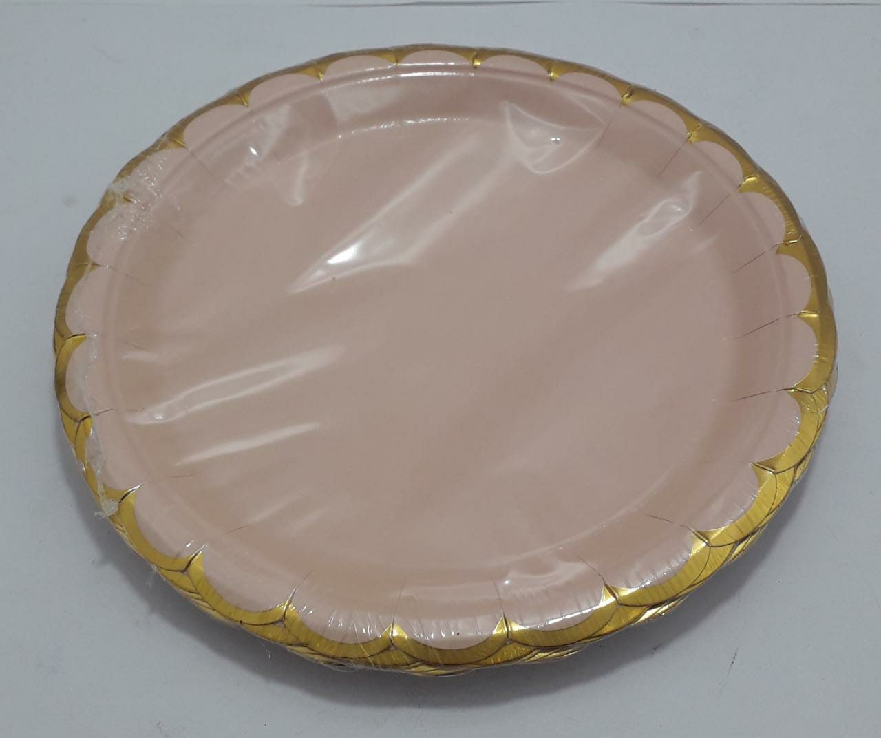 PLATO  SALMON  BORDE DORADO  23 CM