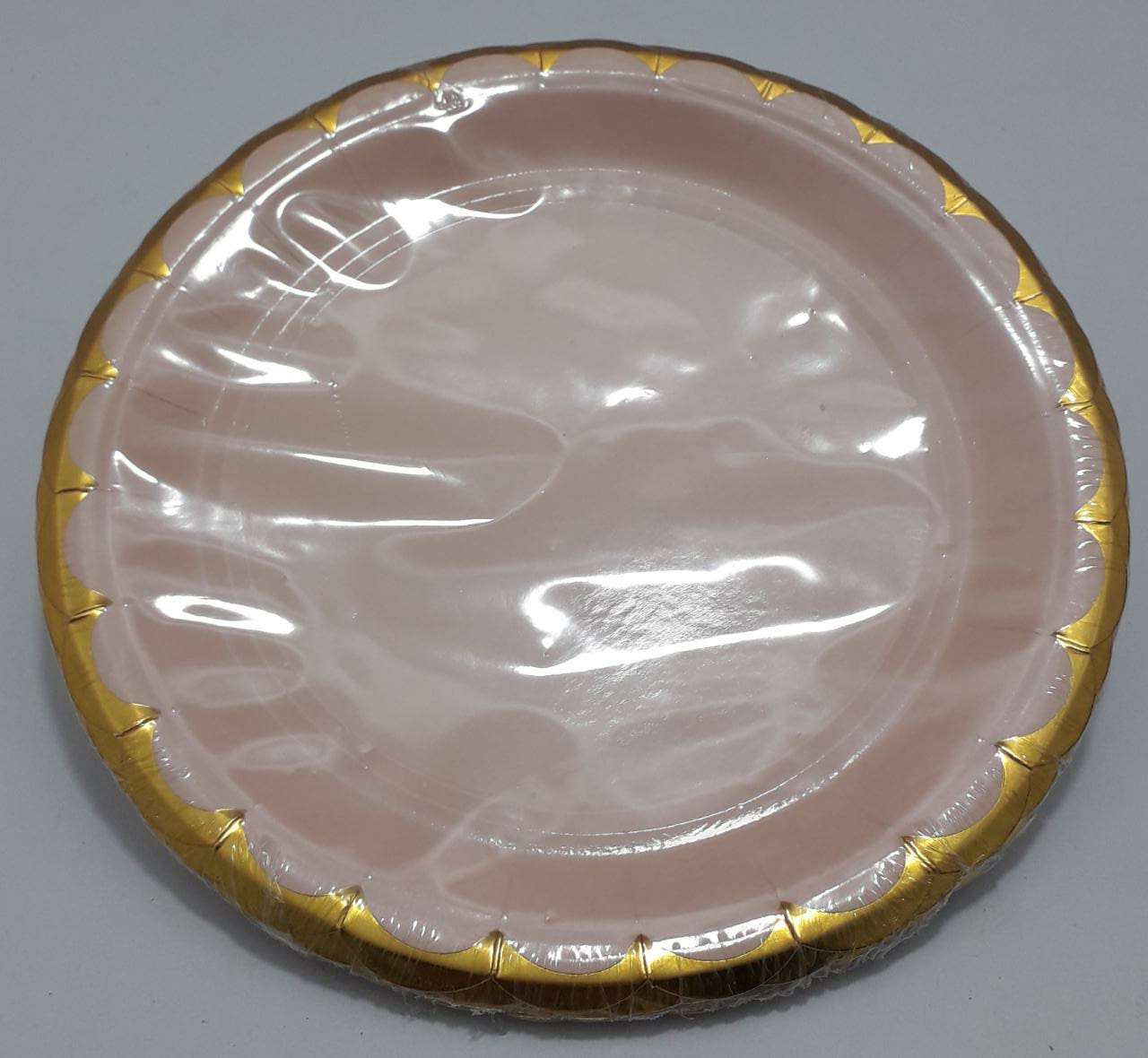 PLATO SALMON BORDE DORADO 18CM