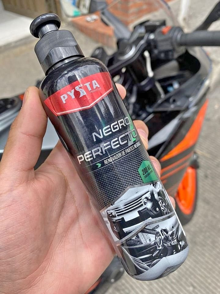 Renovador Platico Negro Perfecto 220ml