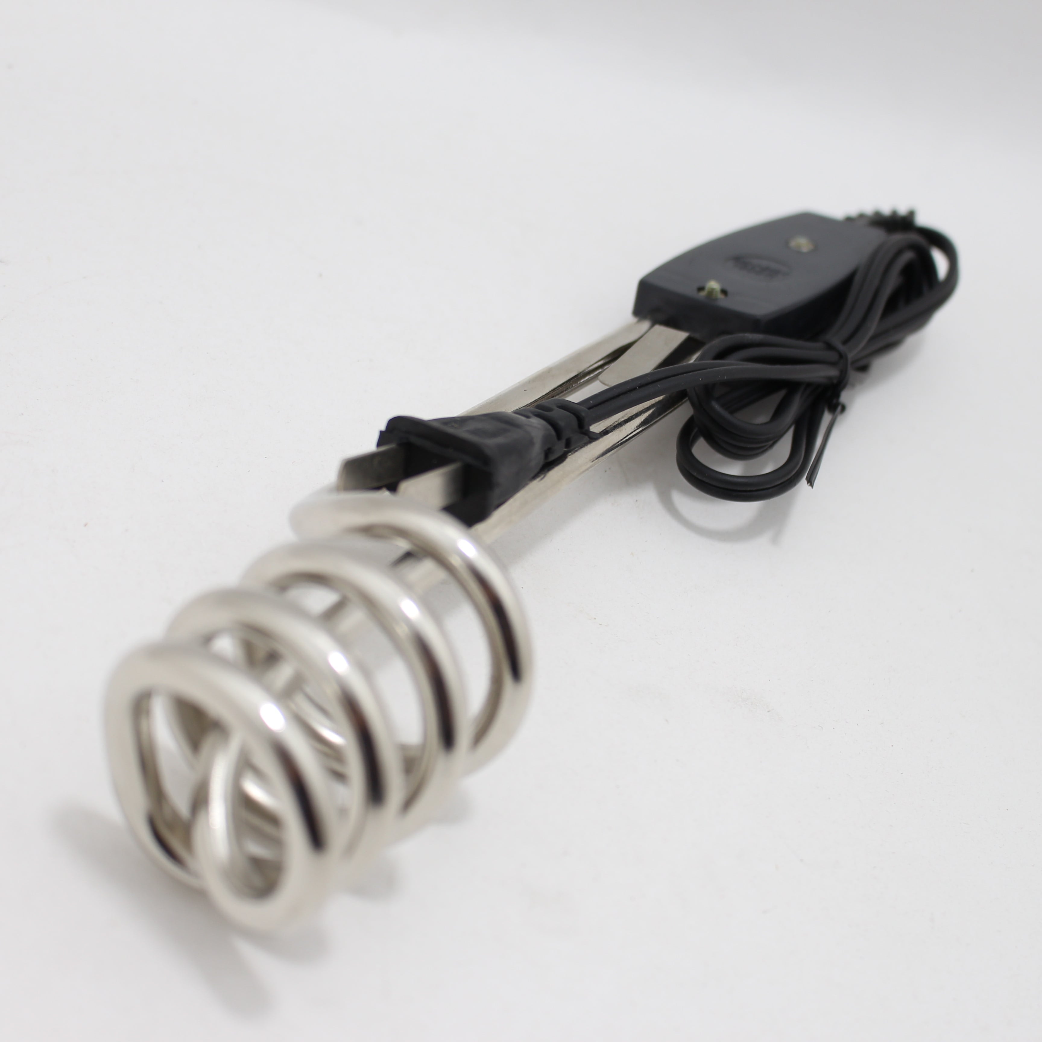 CALENTADOR DE AGUA   EN TUBO METÁLICO E