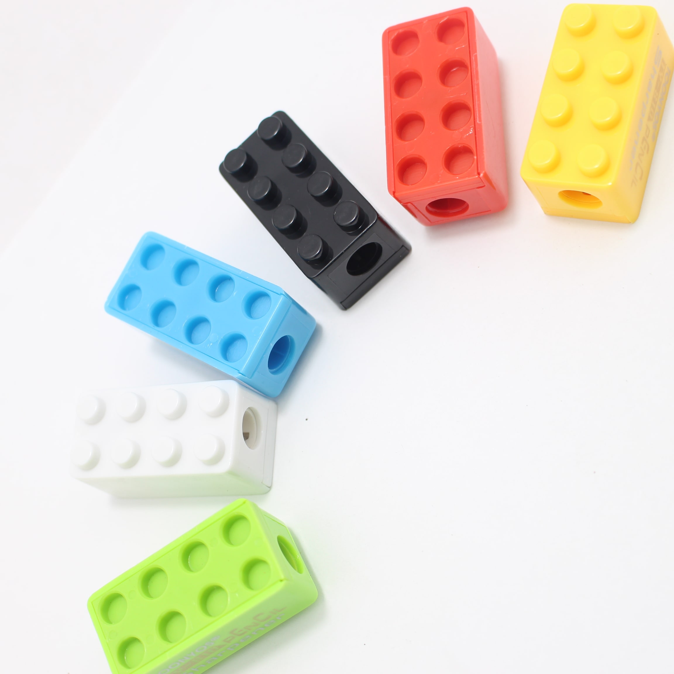 SACAPUNTAS PLASTICO ESTILO FICHA