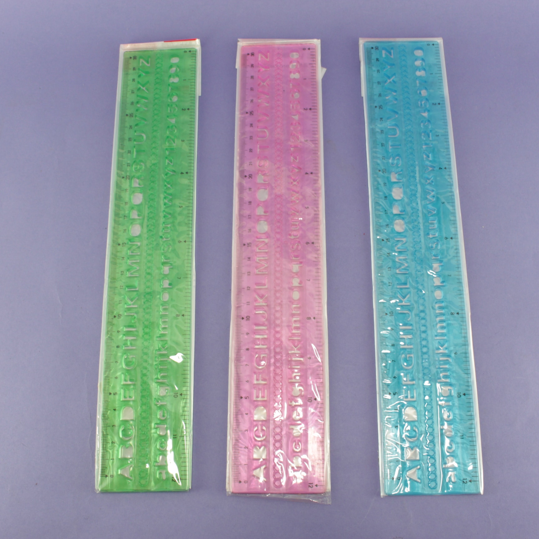 Regla elástica con abecedario