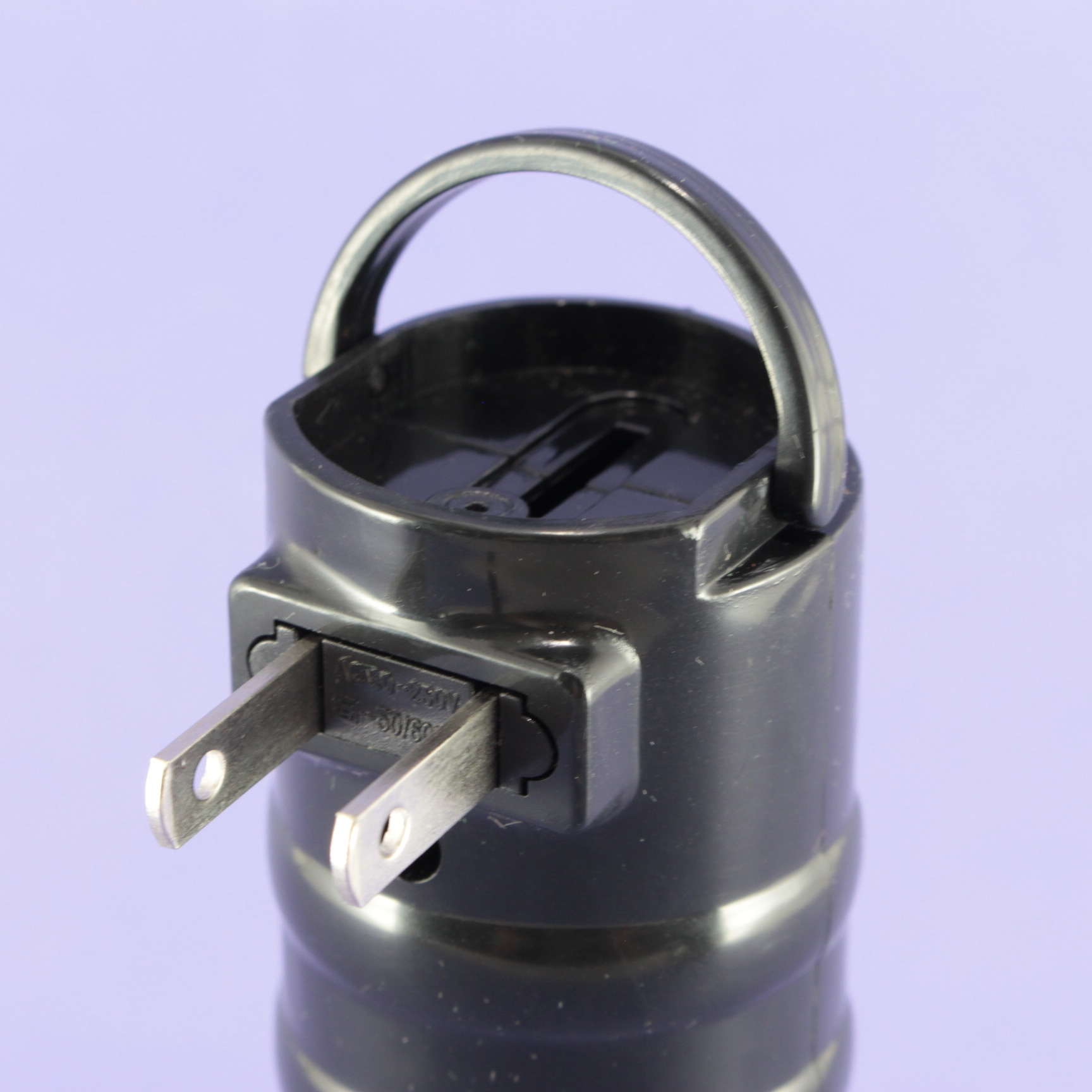 Linterna led recargable disponible en Yaxa Colombia