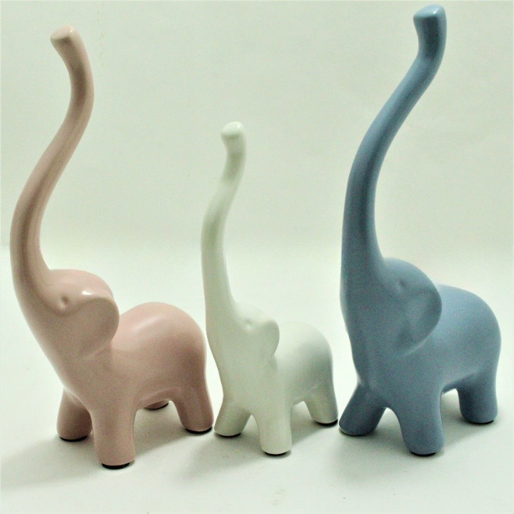 Trio de elefantes decorativos