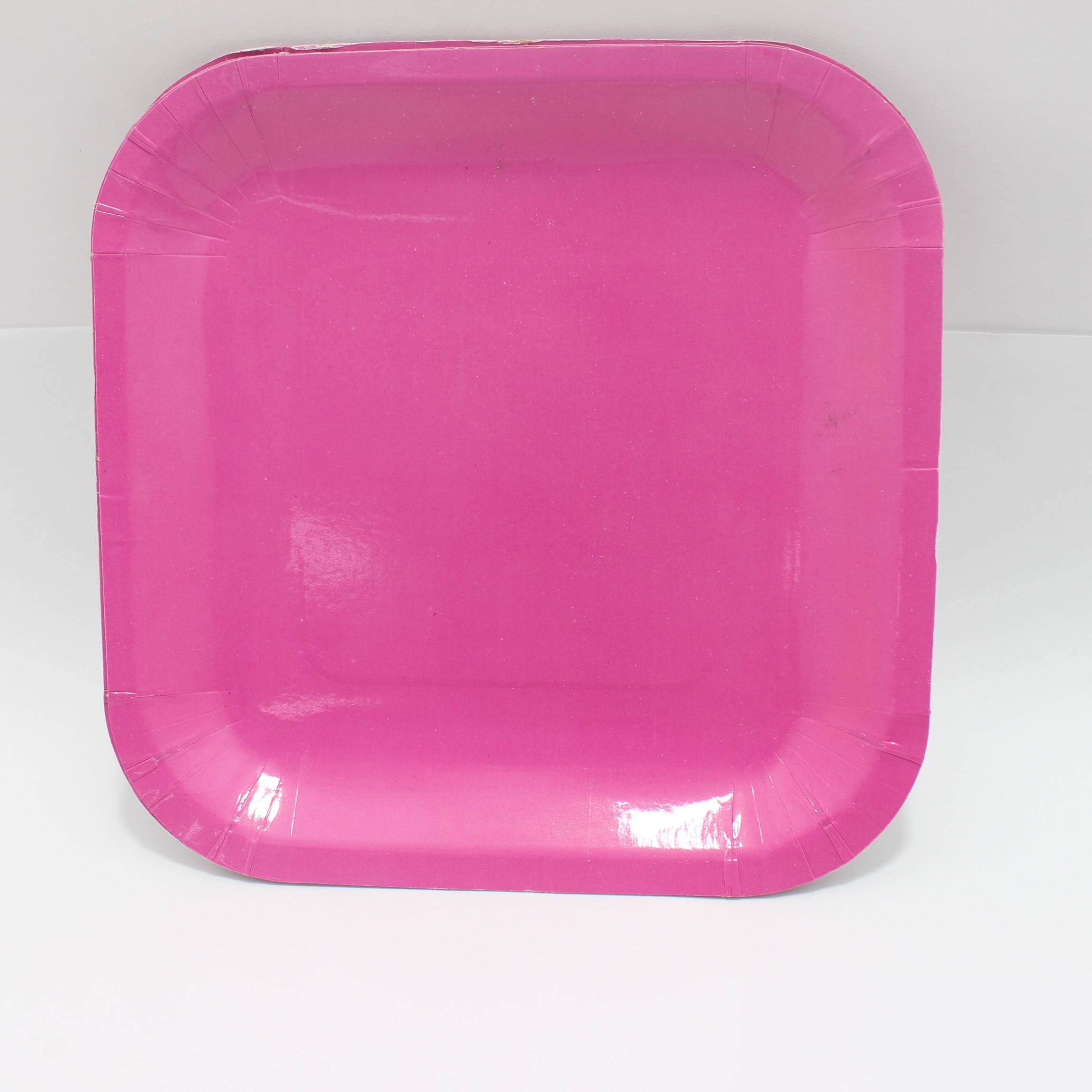 PLATO FUSCIA  CUADRADO 18 CM X10 UNI