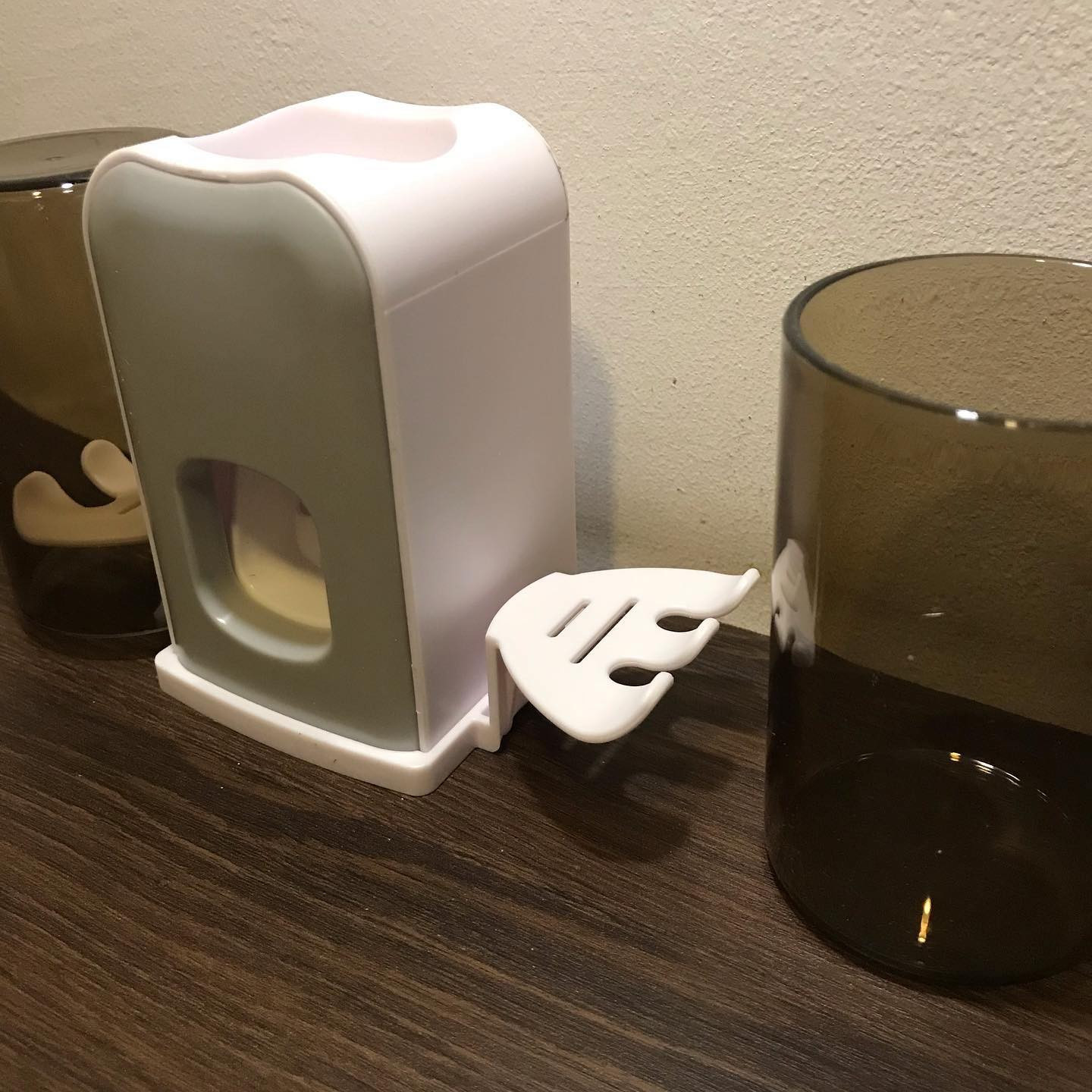 Soporte doble para cepillos dispensador