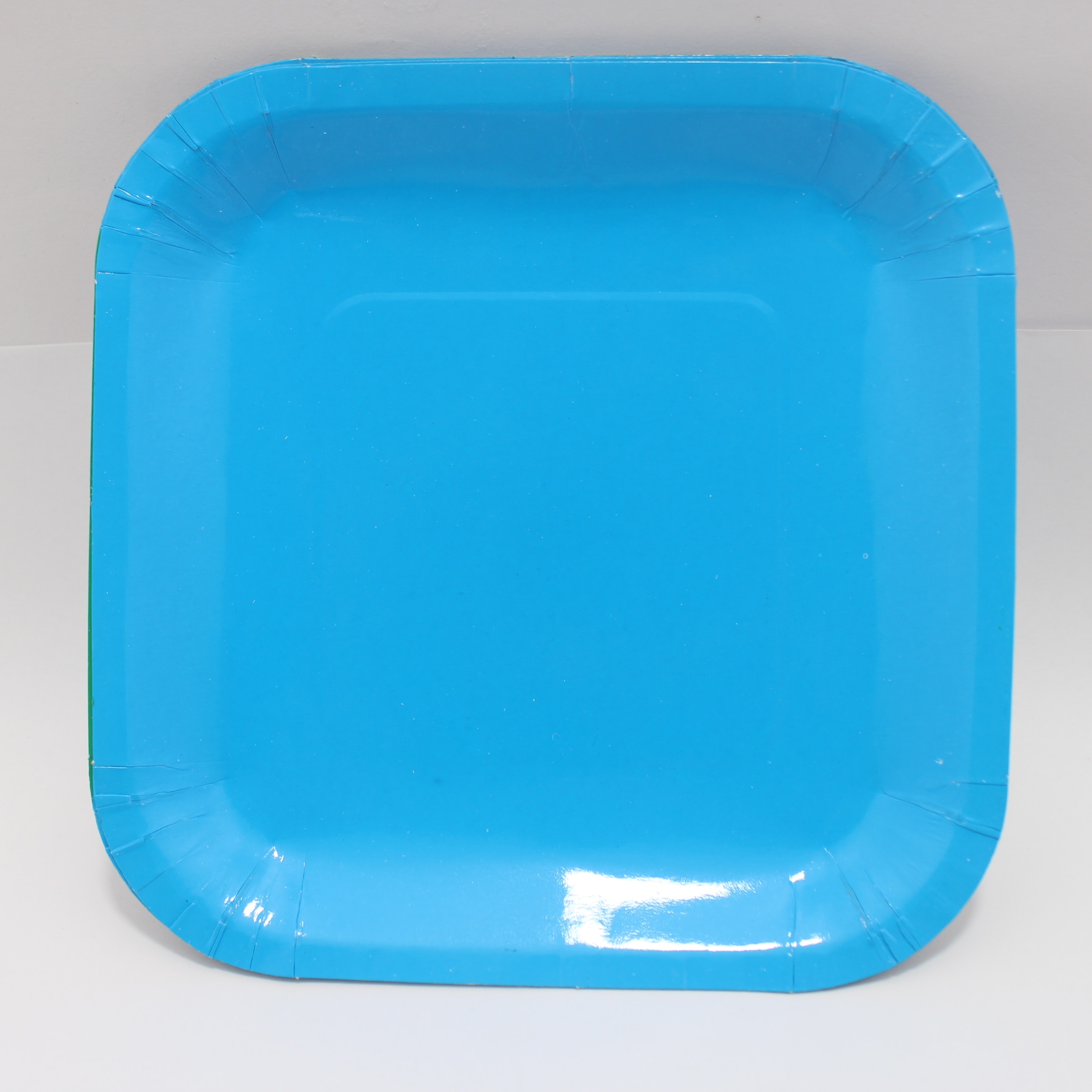 PLATO AZUL CLARO  CUADRADO 18 CM X10 UN