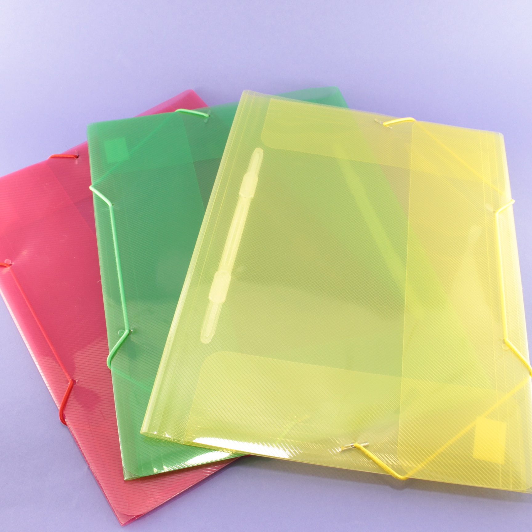 Carpeta plástica traslucida