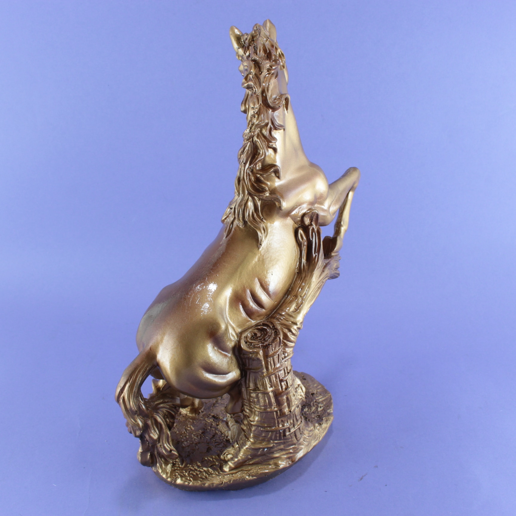 Caballo decorativo en porcelana