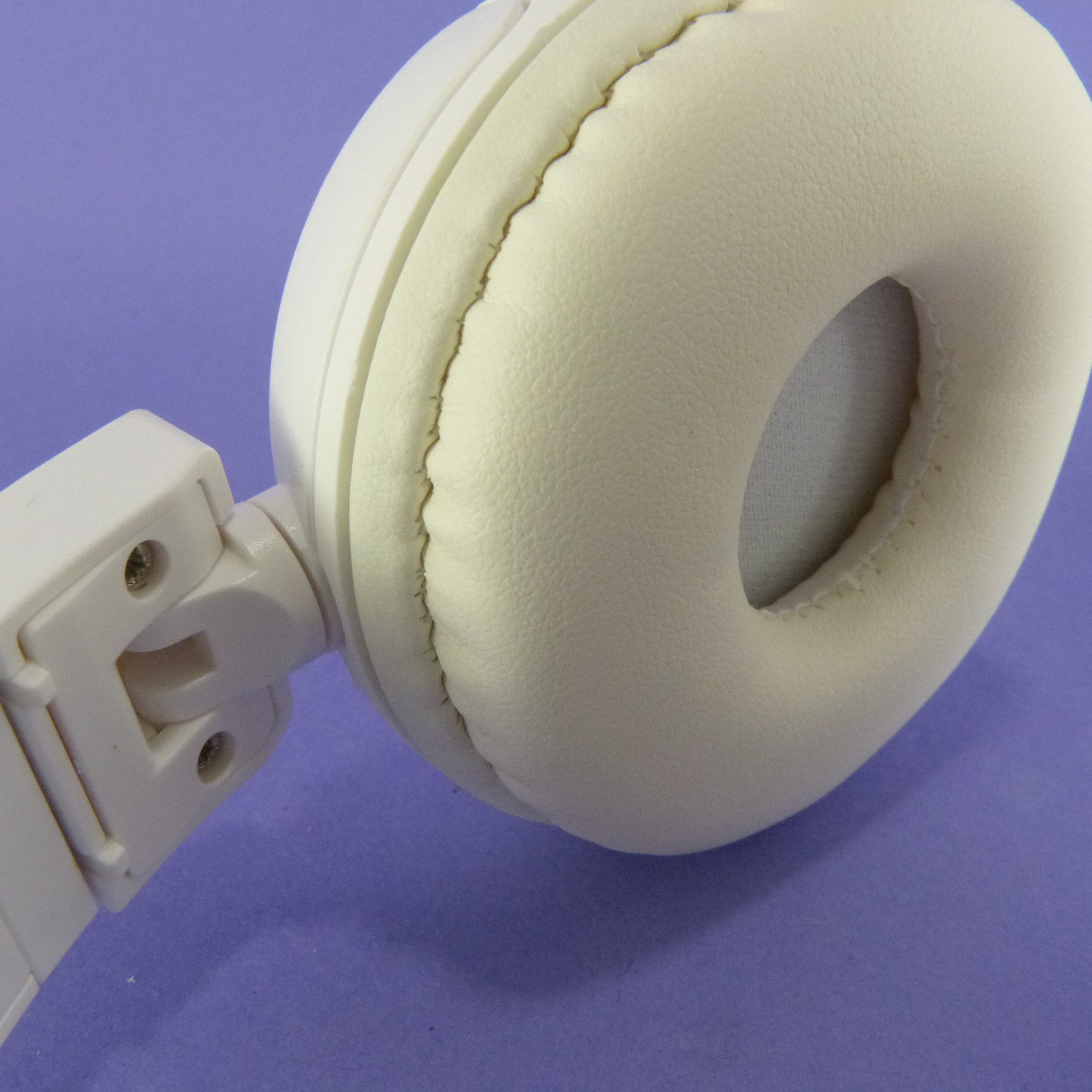 Miniatura 2 de Diadema alámbrica bass music