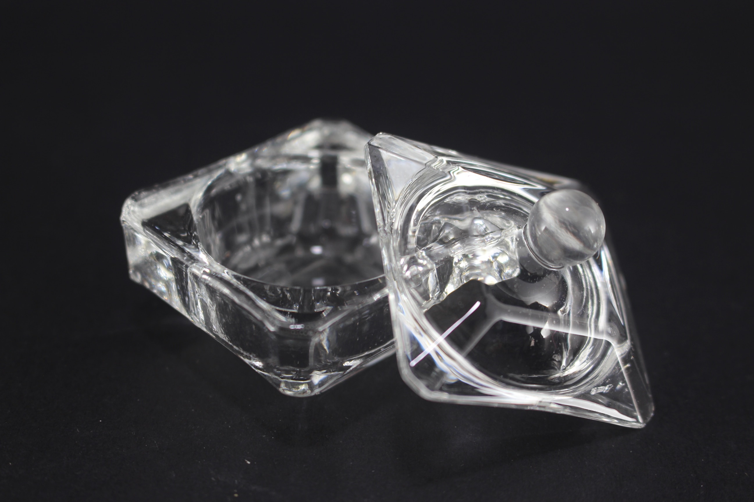 Mortero en cristal para manicurista