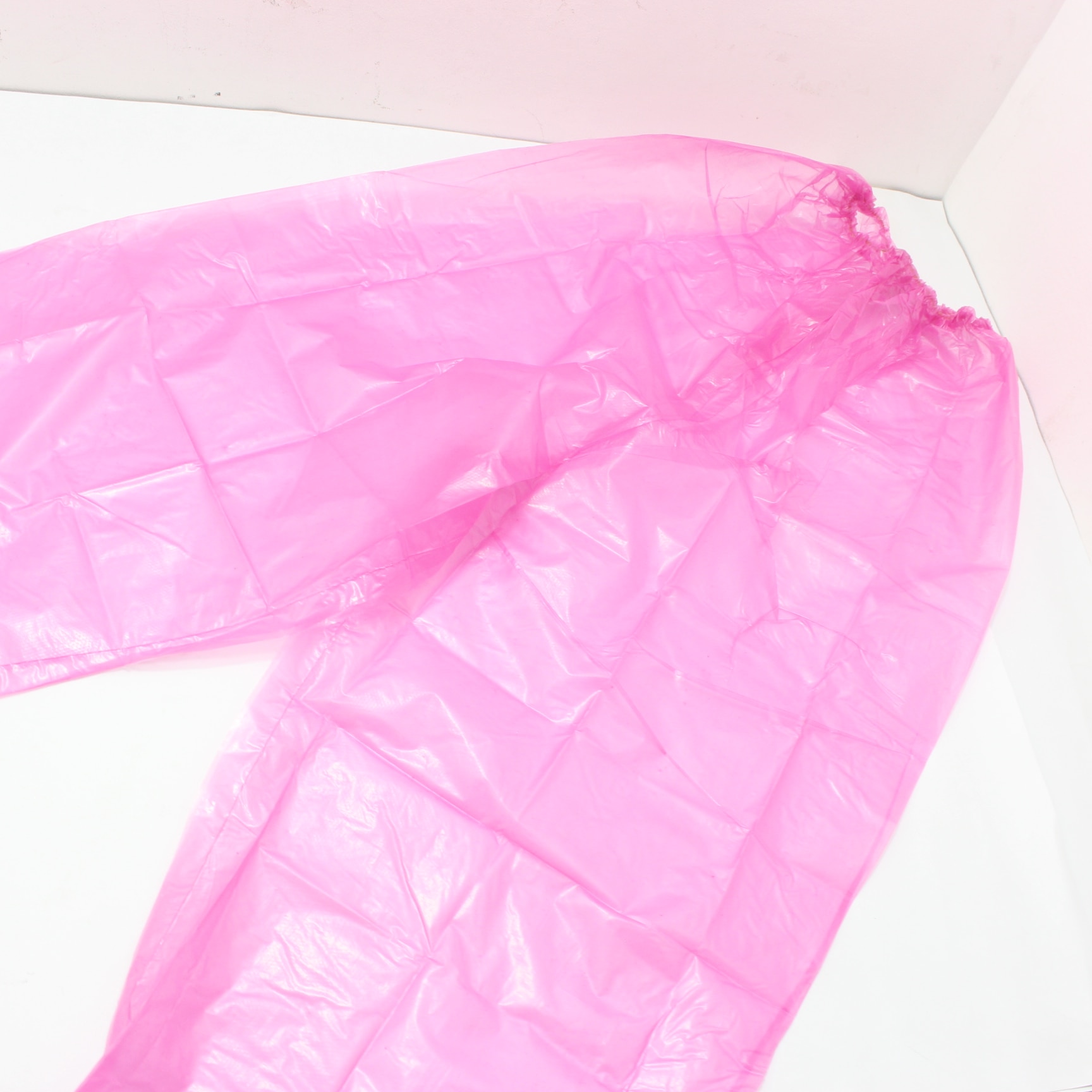 Traje impermeables de colores con refle