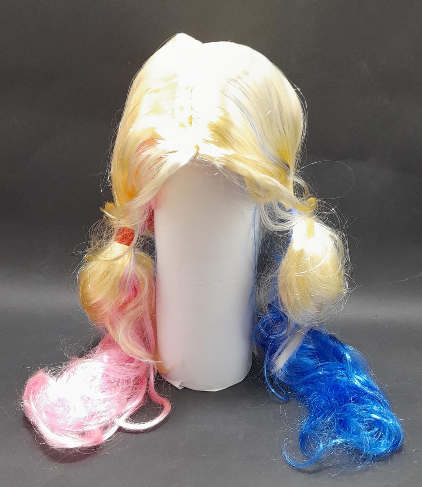 PELUCA  TRENZAS COLORES AZUL Y ROSADO