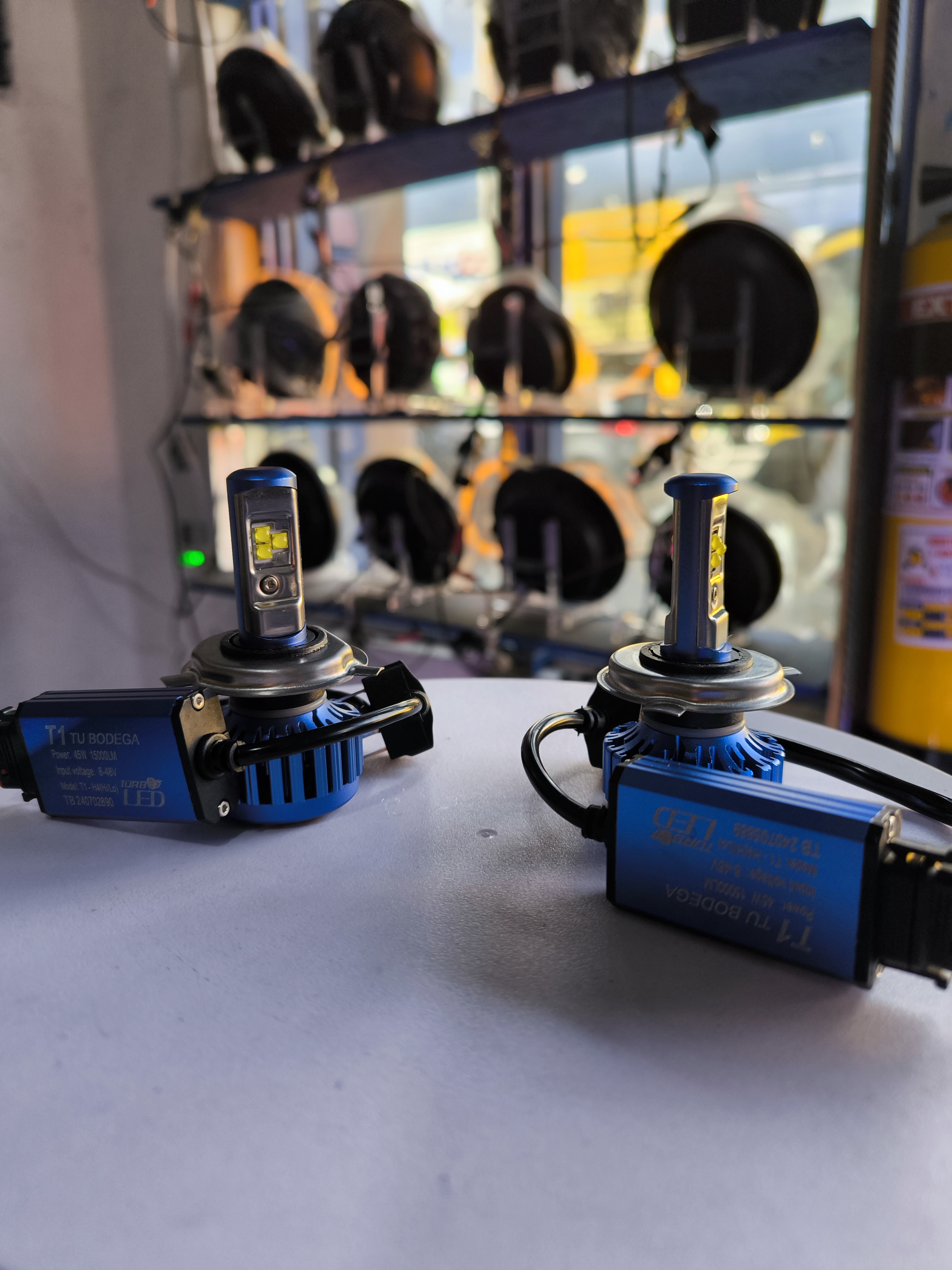 Miniatura 2 de BOMBILLO TURBO LED H4 15.000 LM (T1H4)