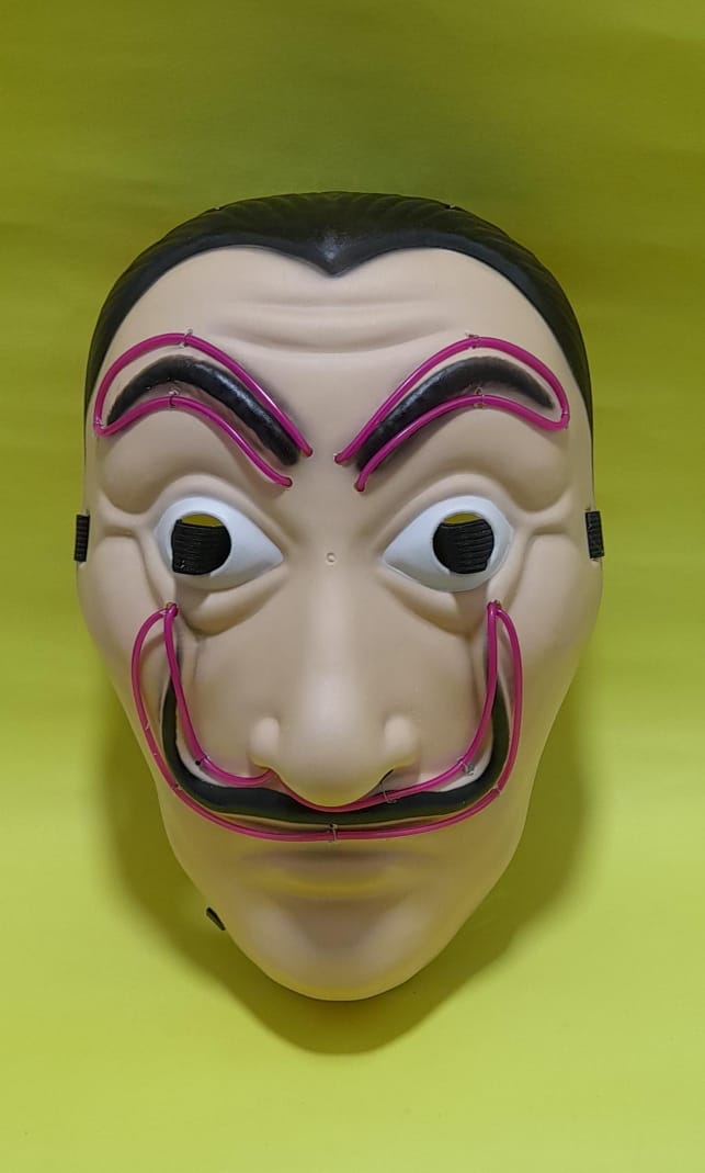 Mascara Casa de Papel con luz fucsia