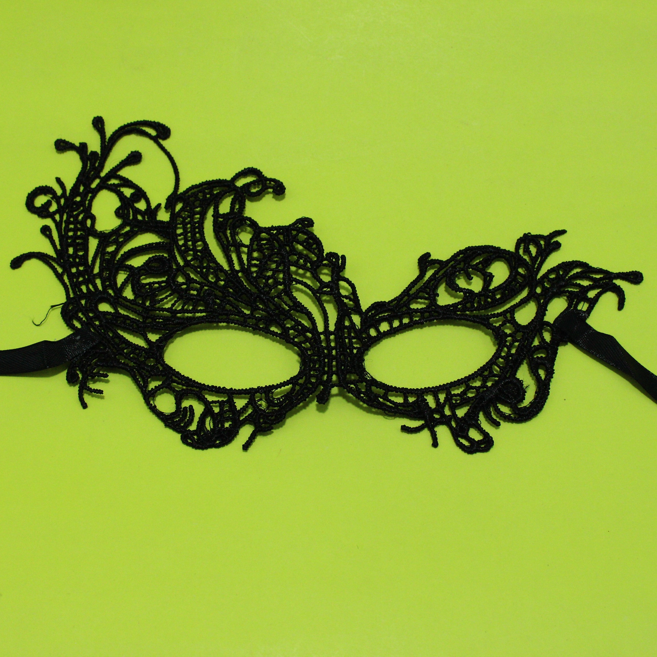 ANTIFAZ NEGRO PEQUENO MEDIA ALA