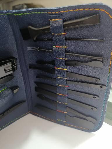 Miniatura 3 de Kit manicura de 16 piezas en acero