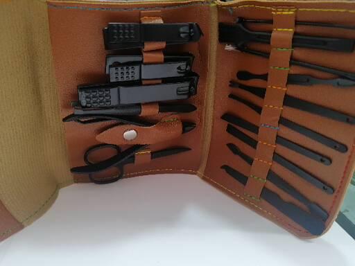 Miniatura 2 de Kit manicura de 16 piezas en acero