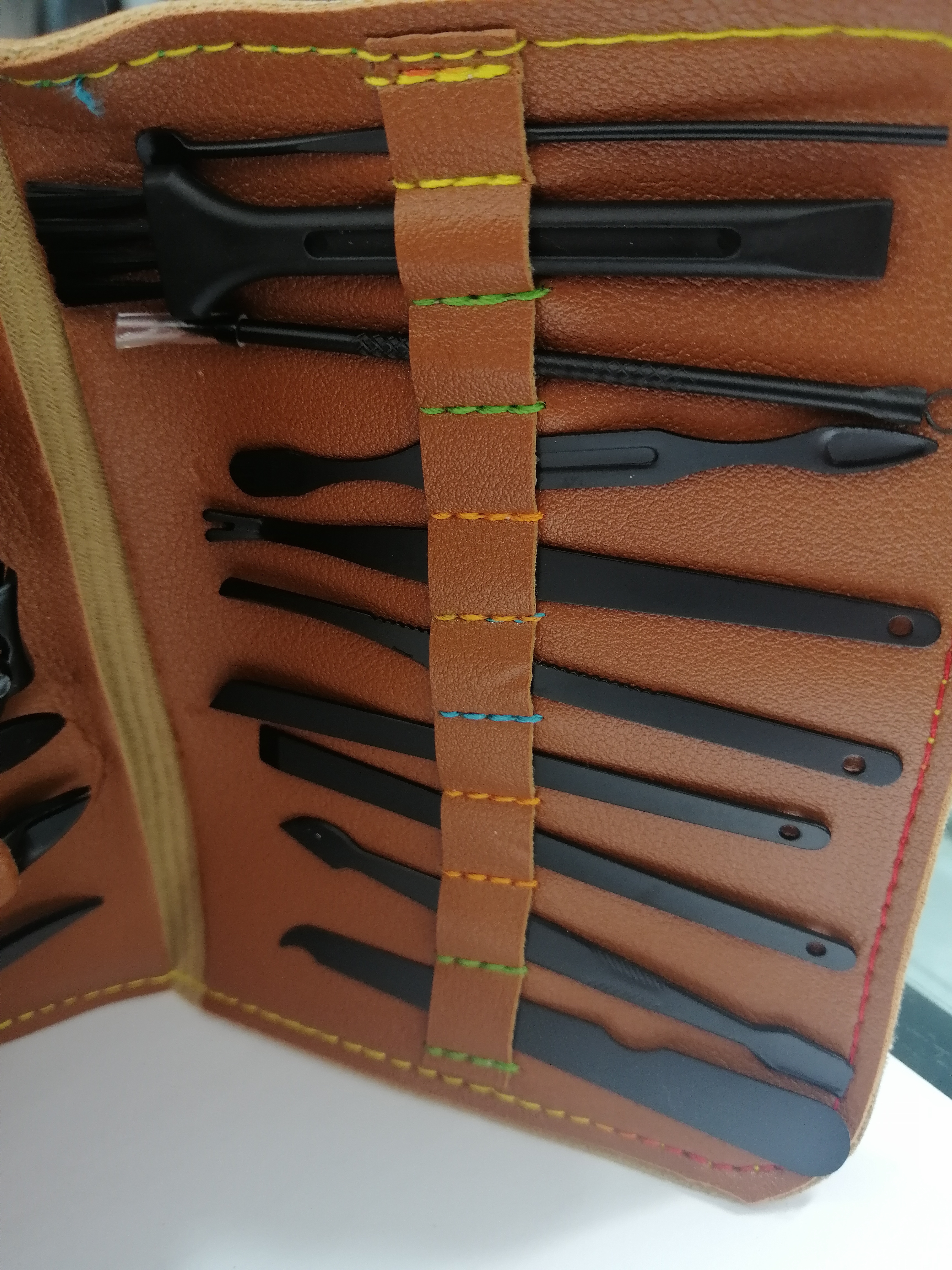 Miniatura 7 de Kit manicura de 16 piezas en acero