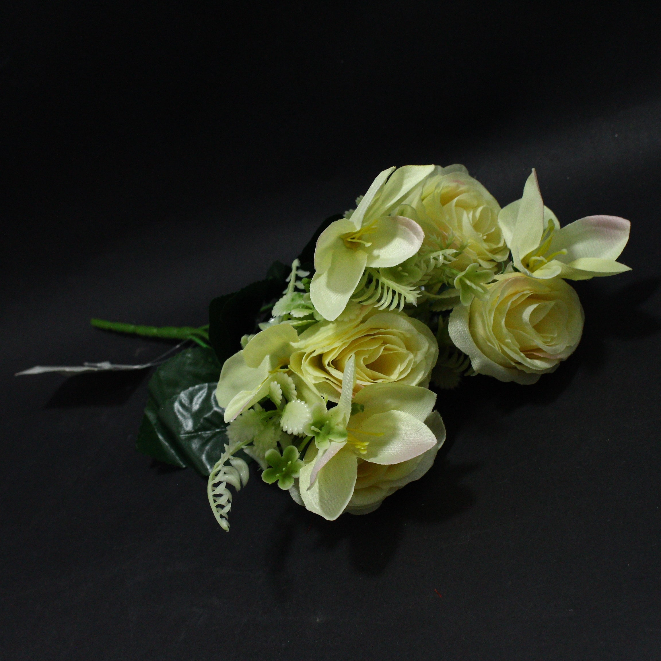 Miniatura 2 de FLOR  ROSAS  BEIGE   EN MANOJO DE 5 FLO