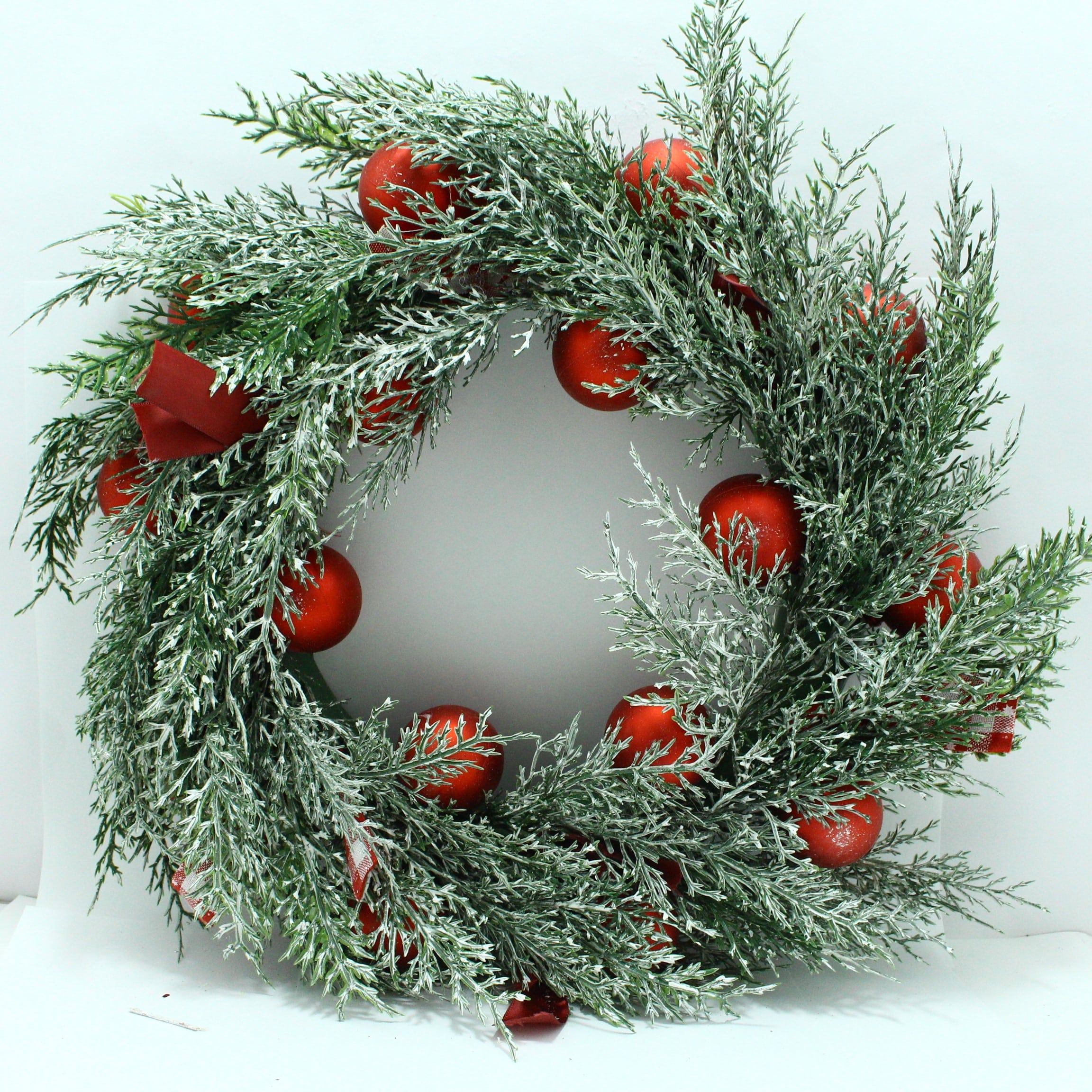 CORONA NAVIDEÑA CON BOLAS