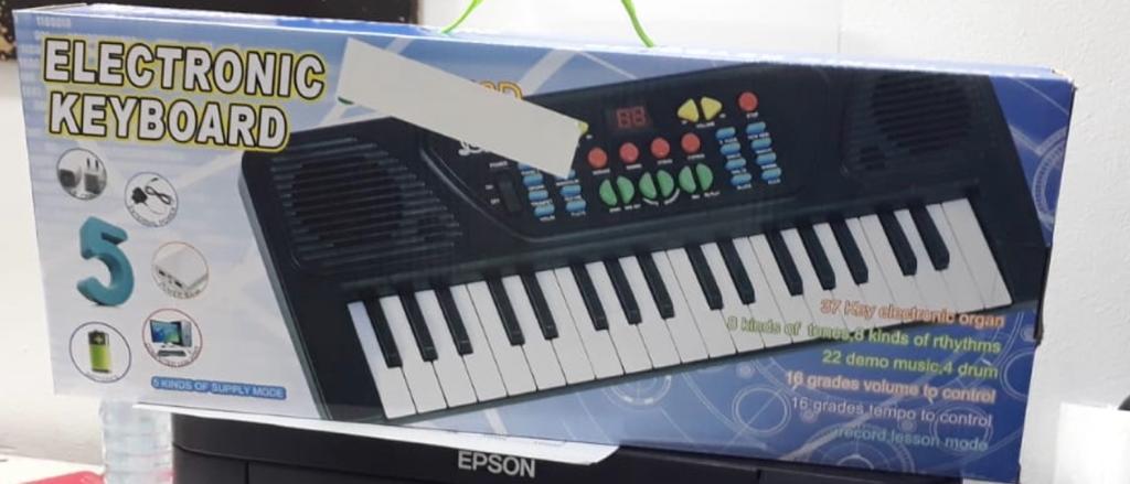 Miniatura 3 de Piano Organeta  37 Teclas Con Microfono