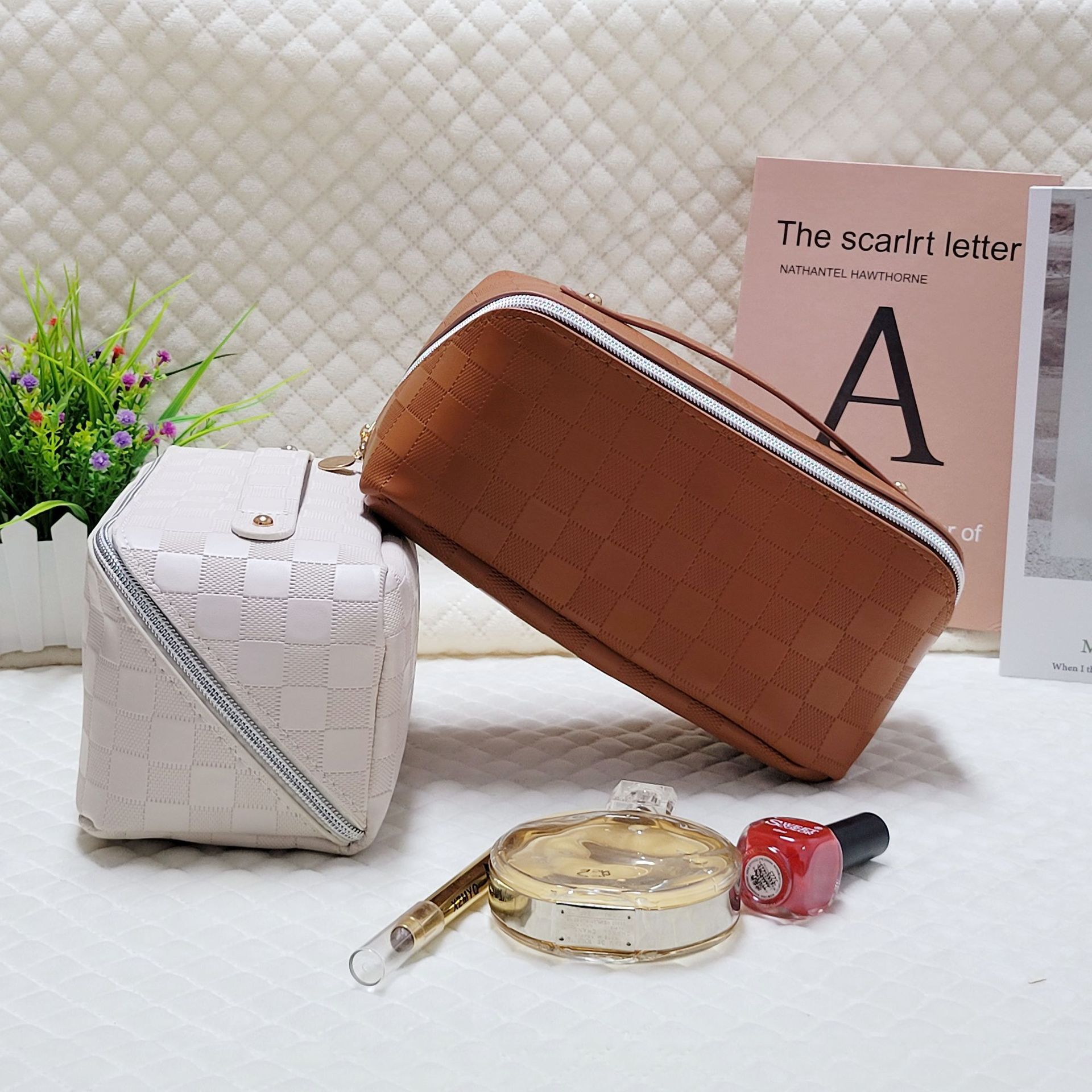 Miniatura 6 de BOLSA DE MAQUILLAJE PORTATIL