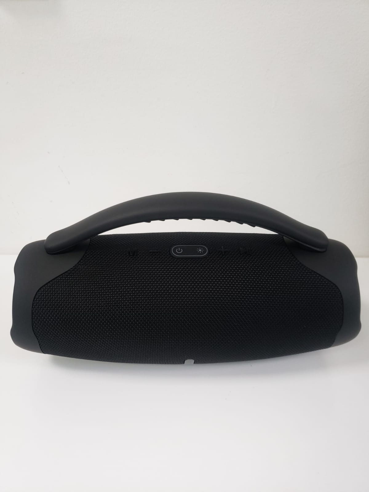 Parlante JBL Boombox 3 disponible en Yaxa Colombia