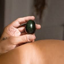 Vista 4 de Huevos Yoni para masaje y sanación - Piedra: Cuarzo rosa