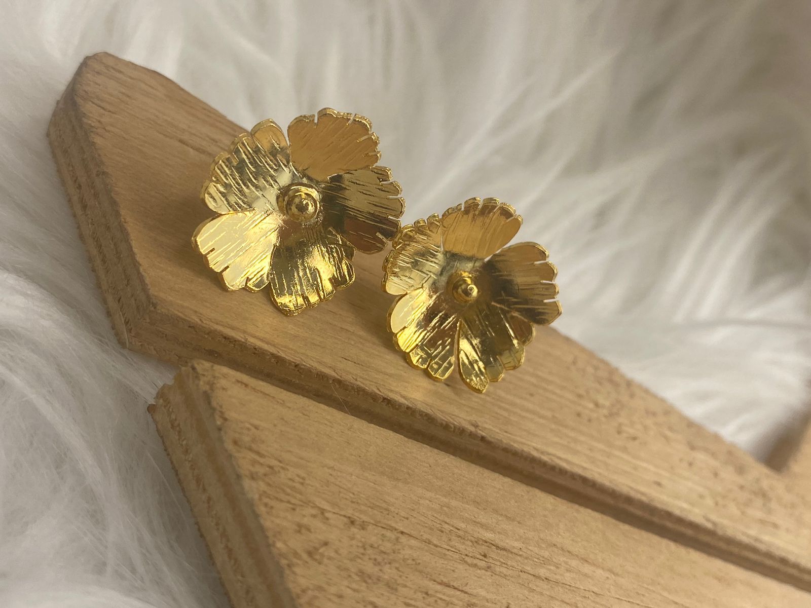 Vista 4 de Zarcillos topo - REF.: 004