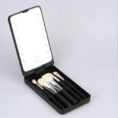 Miniatura 2 de ESTUCHE CON ESPEJO Y BROCHAS 360